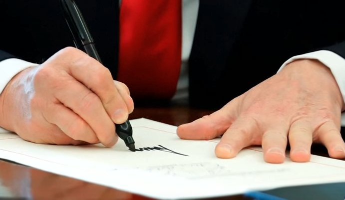 trump presidential pen