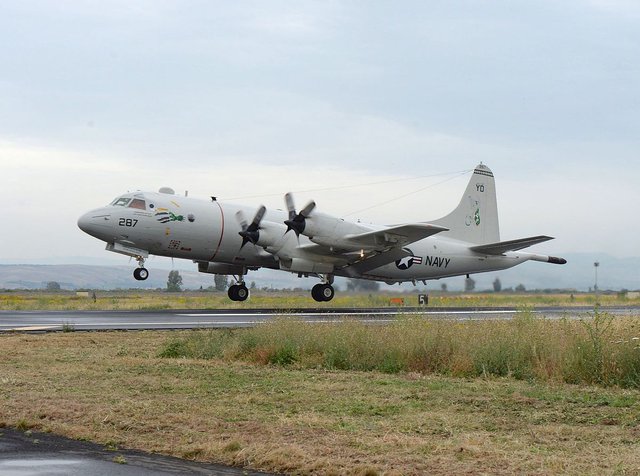 Lockheed_P-3C_Orion_of_VP-4_takes_off_from_Sigonella_to_search_for_EgyptAir_flight_MS804_on_19_May_2016.JPG