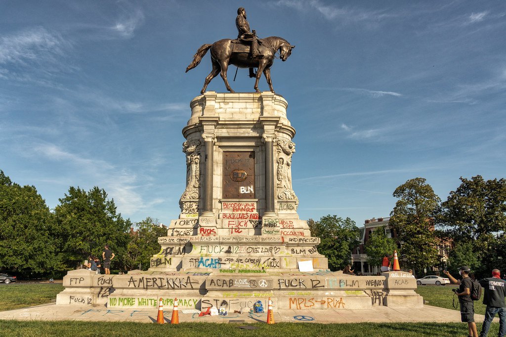 The Story Behind the Lee Statue in Richmond, Virginia 