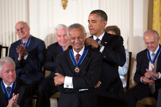 C._T._Vivian_receives_2013_Presidential_Medal_of_Freedom.jpg