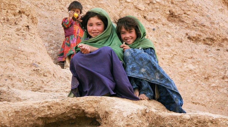 a-5 Girls in Afghanistan Photo by Mario Santana Wikimedia Commons.jpg