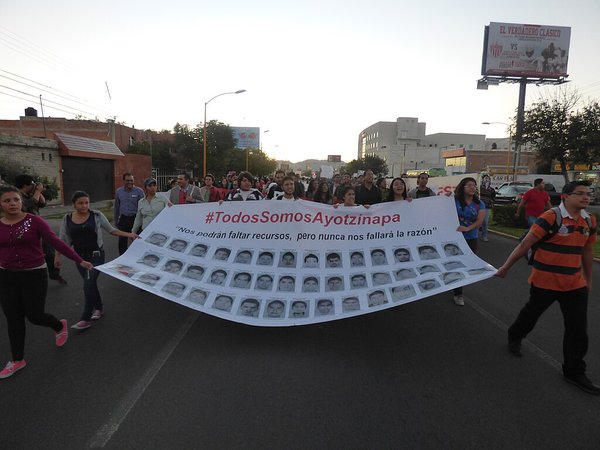 Marcha_por_los_43_de_Ayotzinapa_en_Aguascalientes_(nov_2014)_32.jpeg