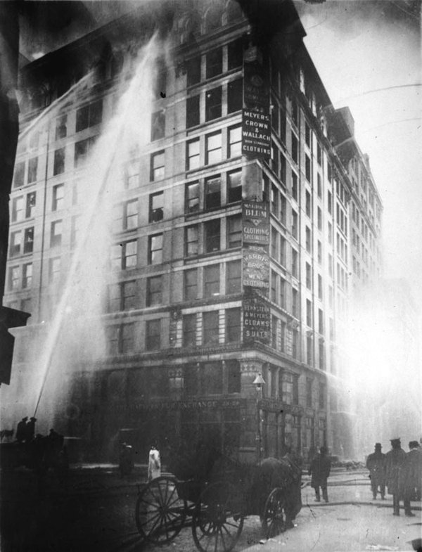 Image_of_Triangle_Shirtwaist_Factory_fire_on_March_25_-_1911.jpeg