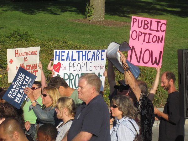 1024px-Organizing_for_America_health_care_rally_062_(3870977478).jpg