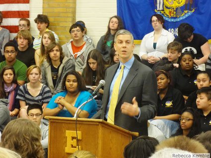 This week U.S. Secretary of Education Arne Duncan is on a three-day tour of the Midwest promoting college accessibility programs.
