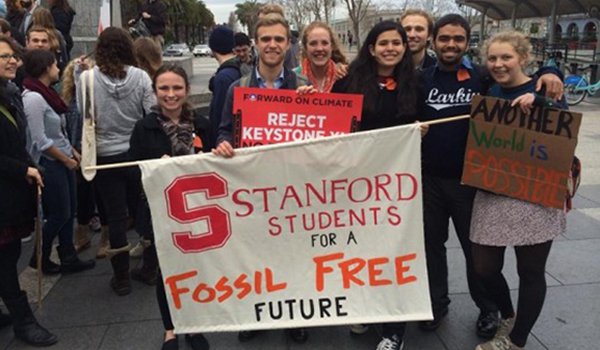 stanford_Fossil-Free-protest600x350px.jpg.jpe