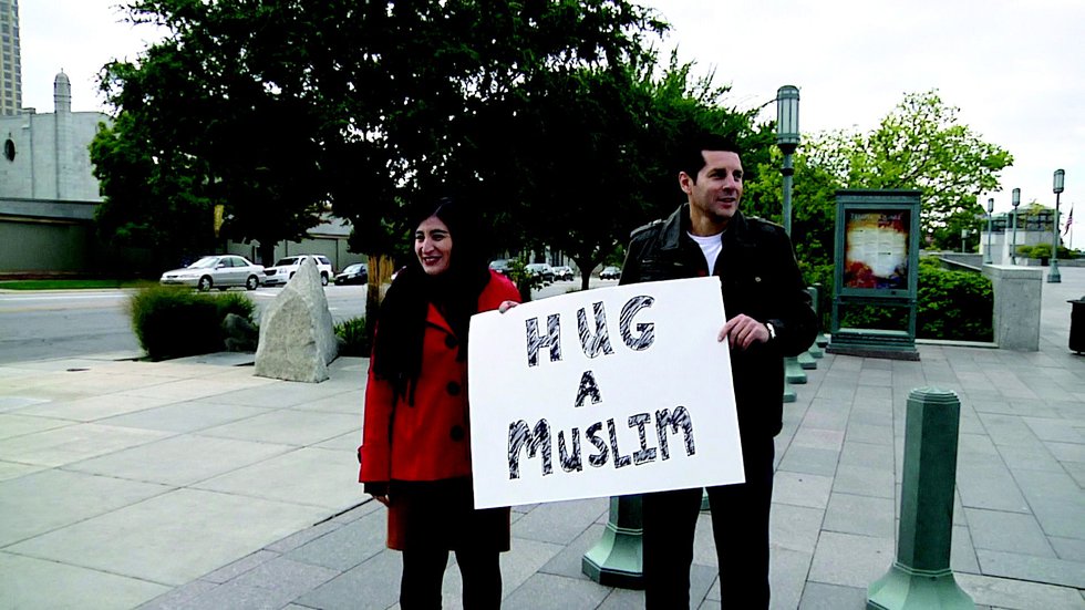 Hug a Muslim.jpg.jpe