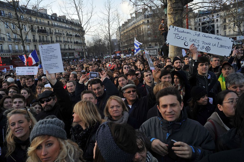 Marche_hommage_Charlie_hebdo_et_aux_victimes_des_attentats_de_janvier_2015_(31).jpg.jpe