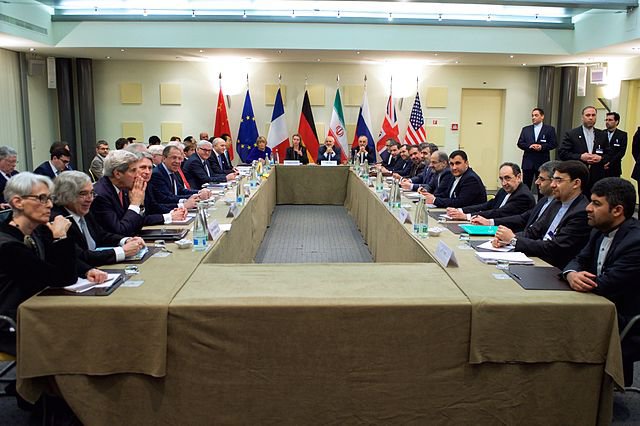 640px-Negotiations_about_Iranian_Nuclear_Program_-_Foreign_Ministers_and_other_Officials_of_P5+1_Iran_and_EU_in_Lausanne.jpg